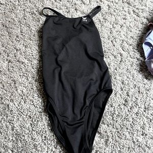 TYR WOMEN’s swim suit size 30